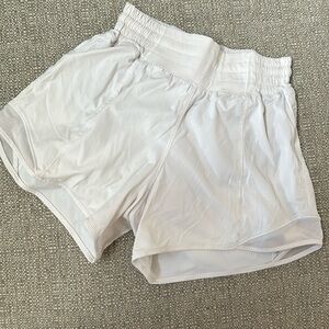 Lululemon hotty hot high rise lined short, size 2, 4” white
